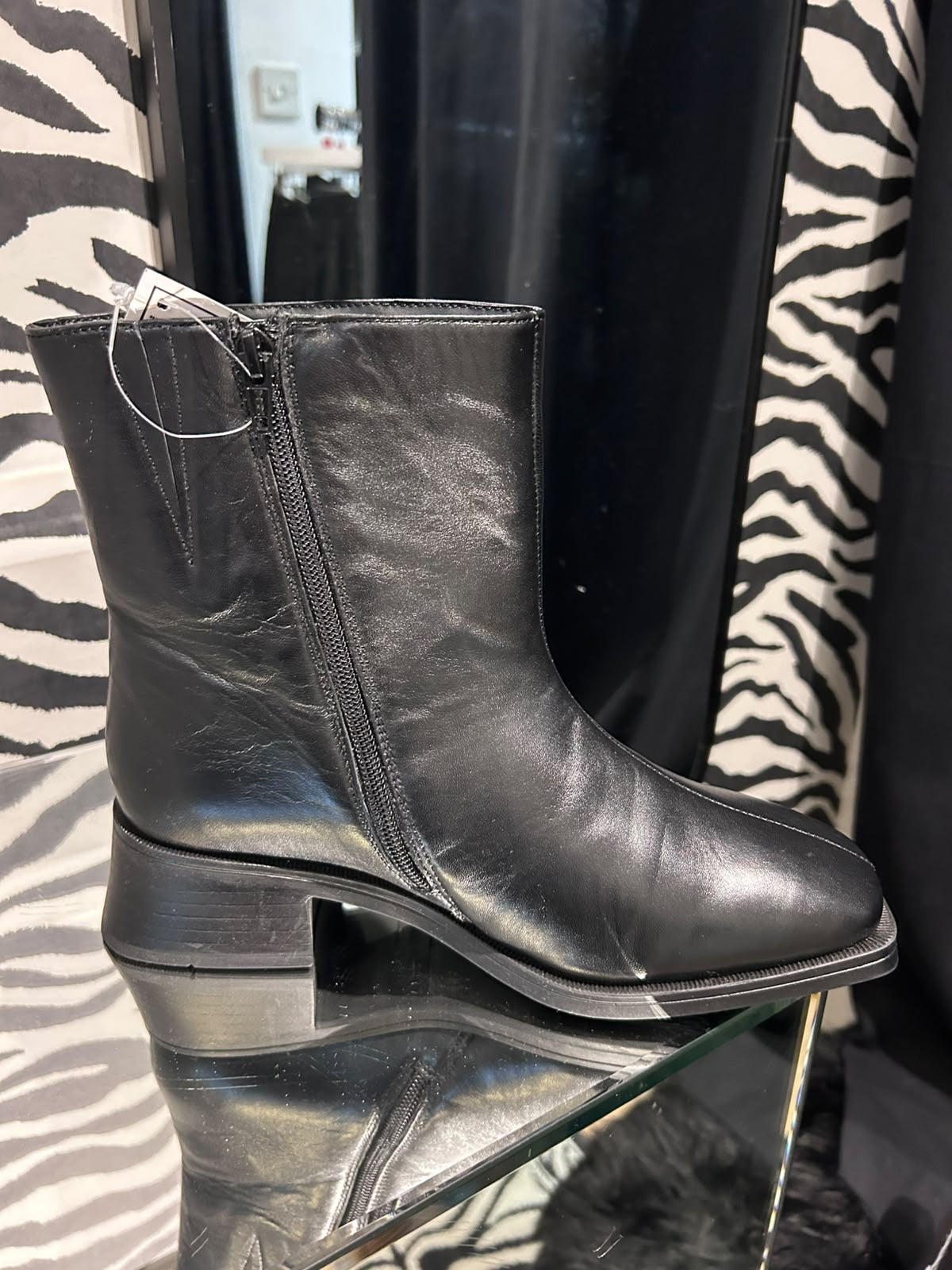 JDW-2 Black Real Leather Ankle Boots – Size 6