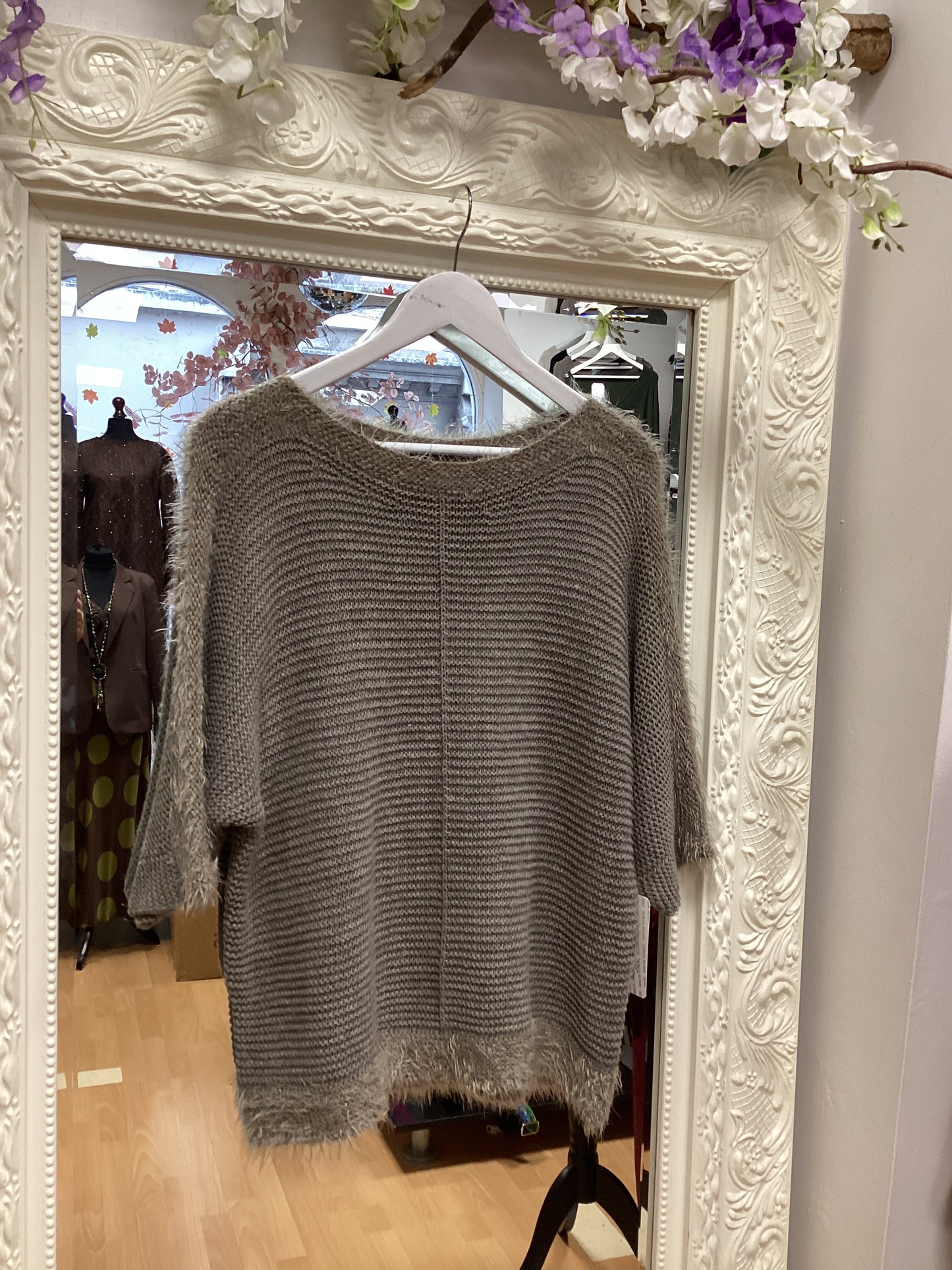 Selena fluffy jumper