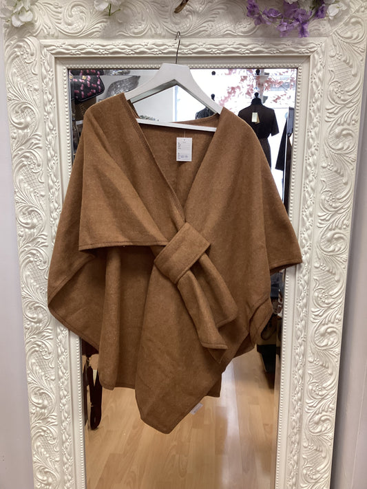 Sissy fleece poncho