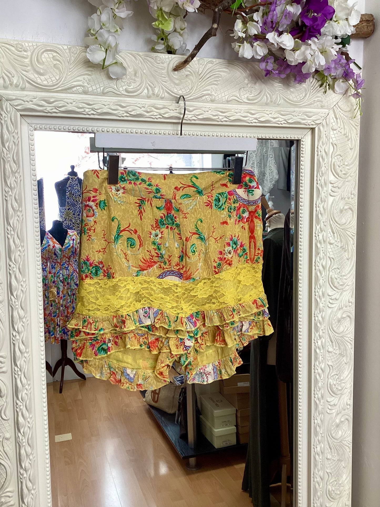 NJ Couture Beatnik Philosophy - Yellow Floral Boho Frill Shorts size L NJC23
