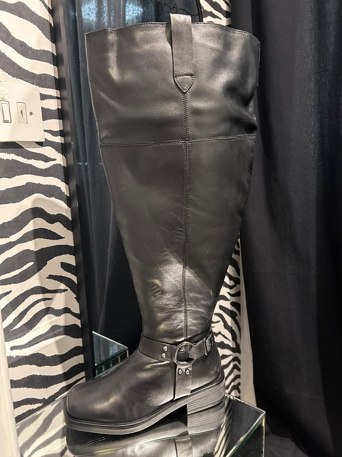 SB8 Black Real Leather Super Curvy Calf Knee High Boots – Size 7