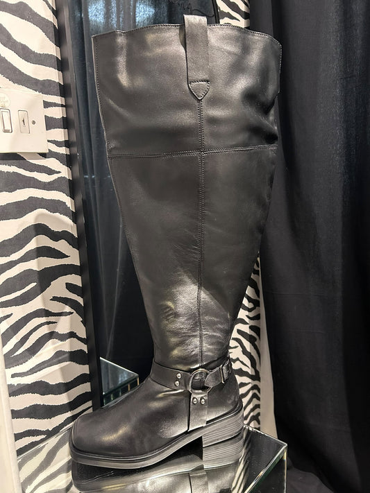 SB8 Black Real Leather Super Curvy Calf Knee High Boots – Size 7