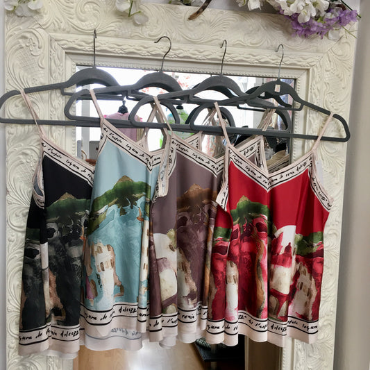 Gia vest top