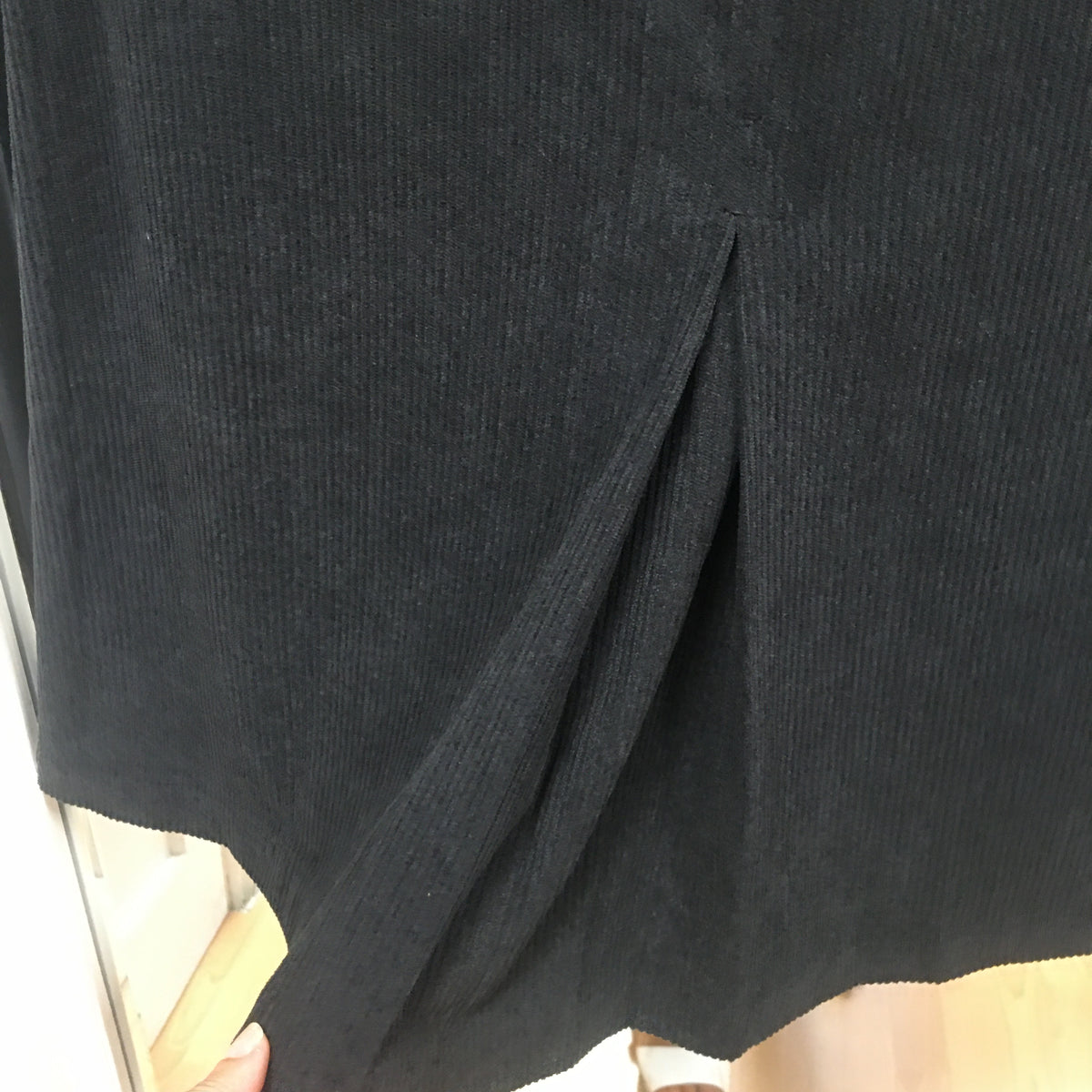 Halara AuraCord Black Corduroy Midi Skirt with Pockets S H9