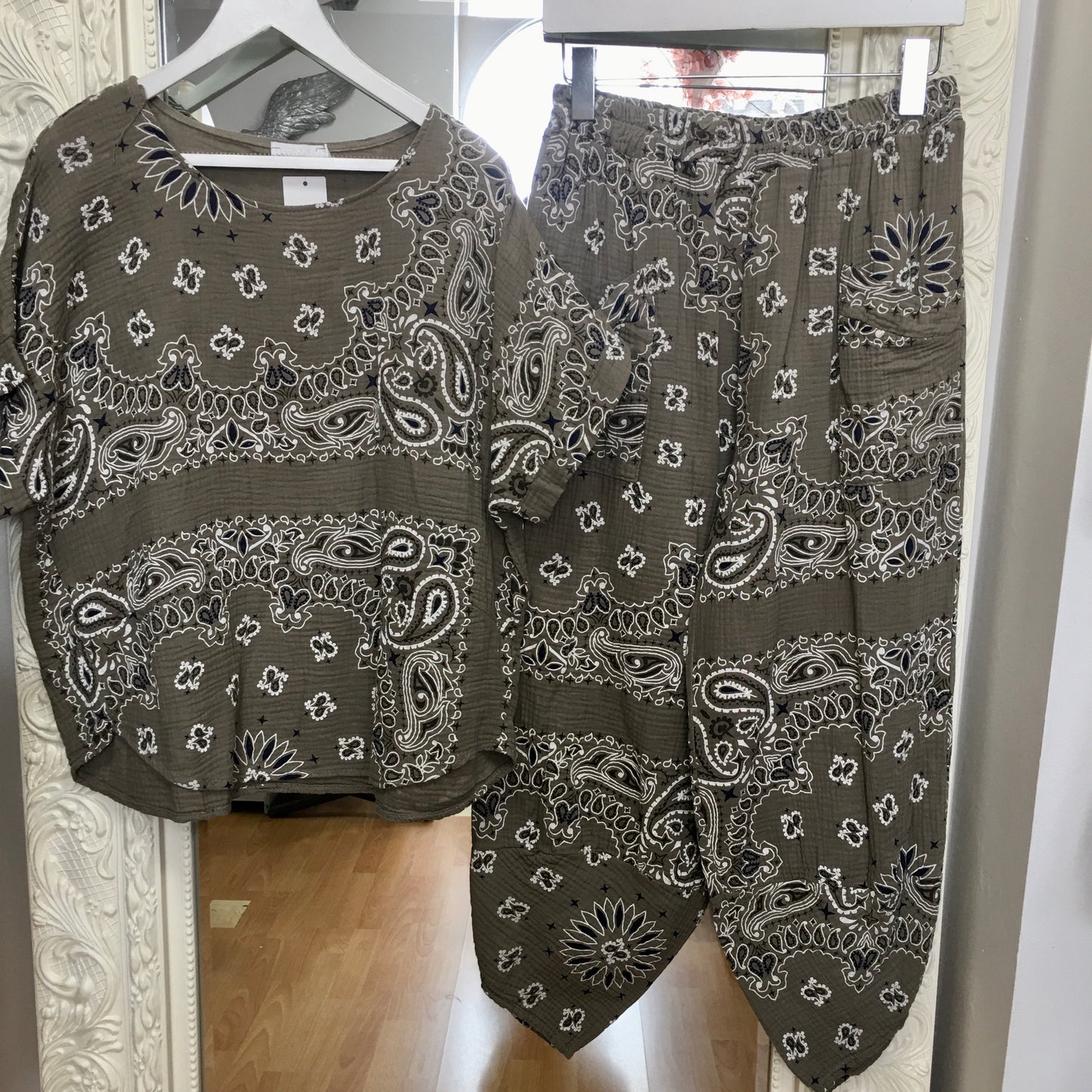 Callie cheesecloth co ord with pockets & paisley print