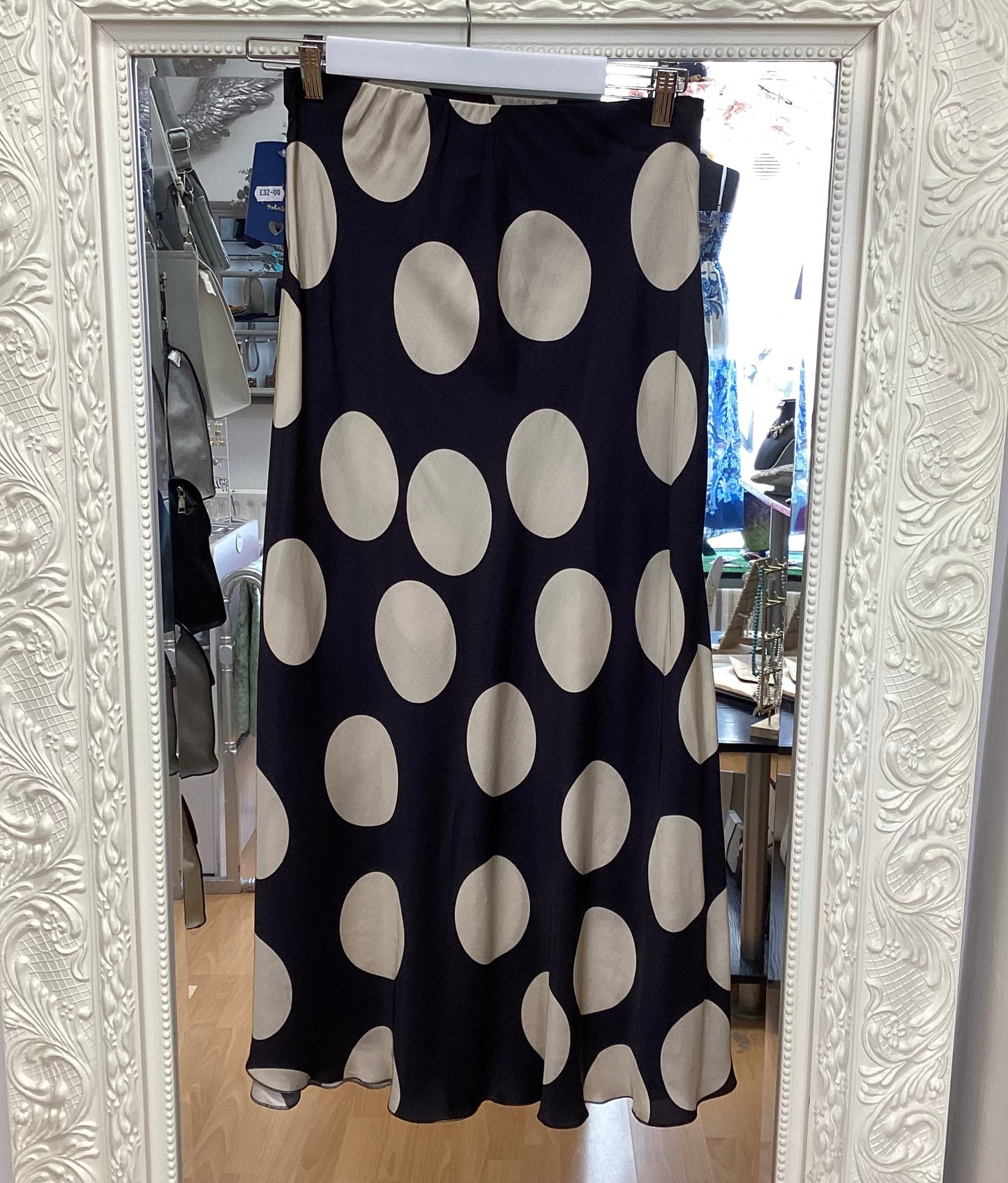 Dotty skirt