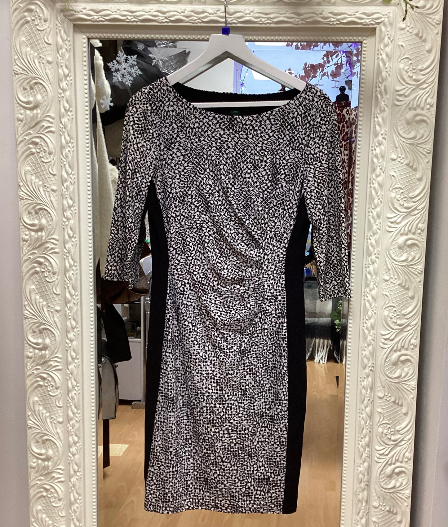 8 R Lauren Black & White dress