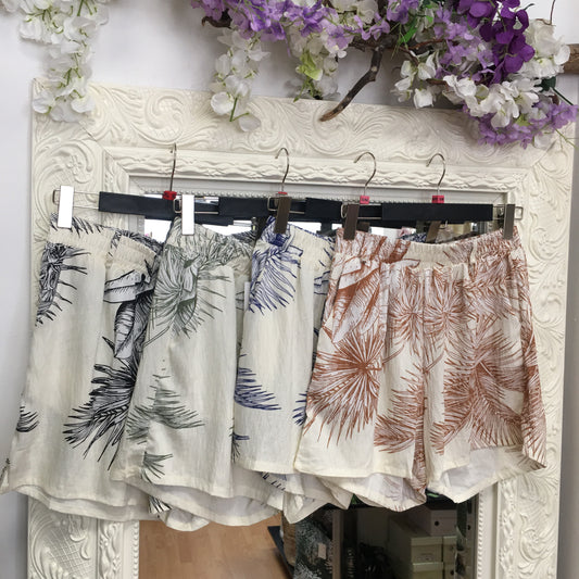 Bella Shorts with pockets