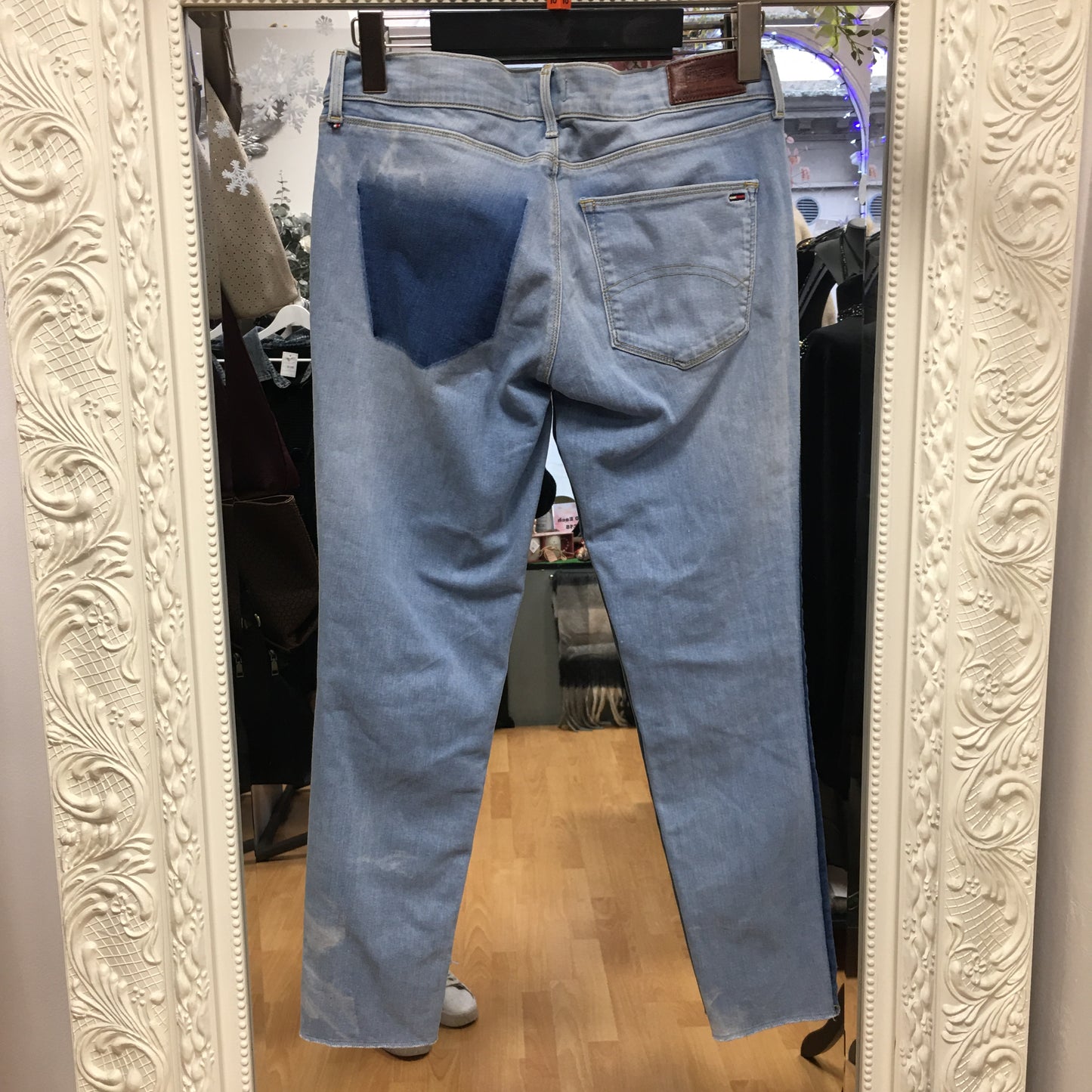 196 Tommy H jeans
