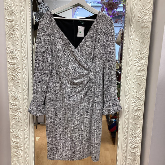 9 R Lauren Grey Dress