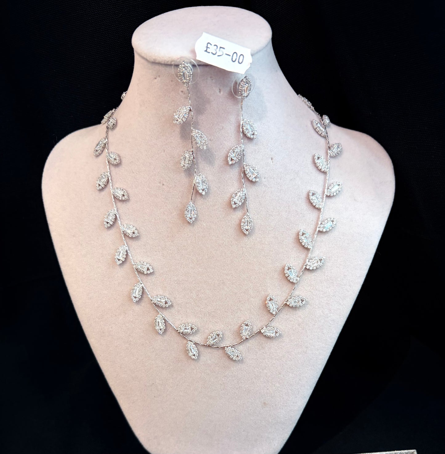Petal Jewellery Set