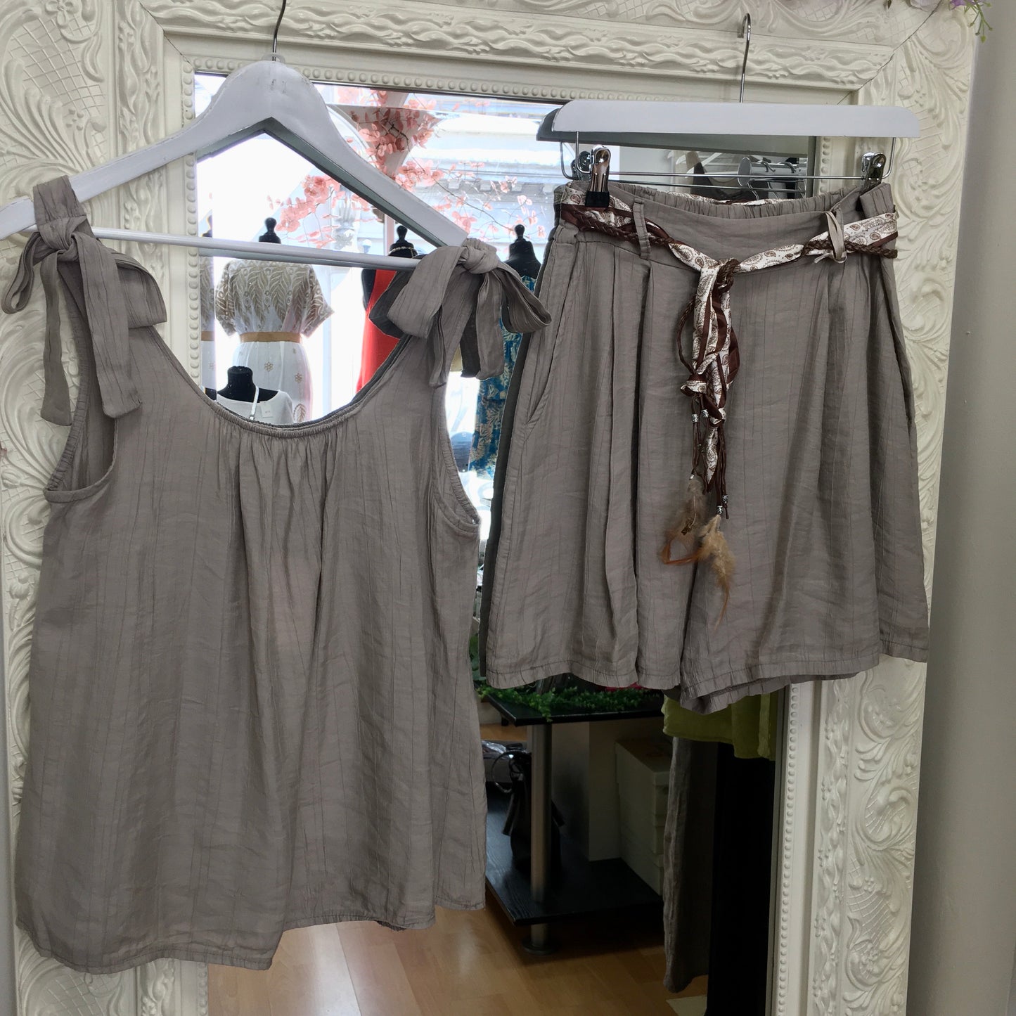 Isabelle short set