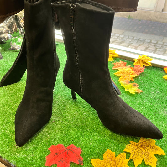 Bella Suede Kitten Heel Boots