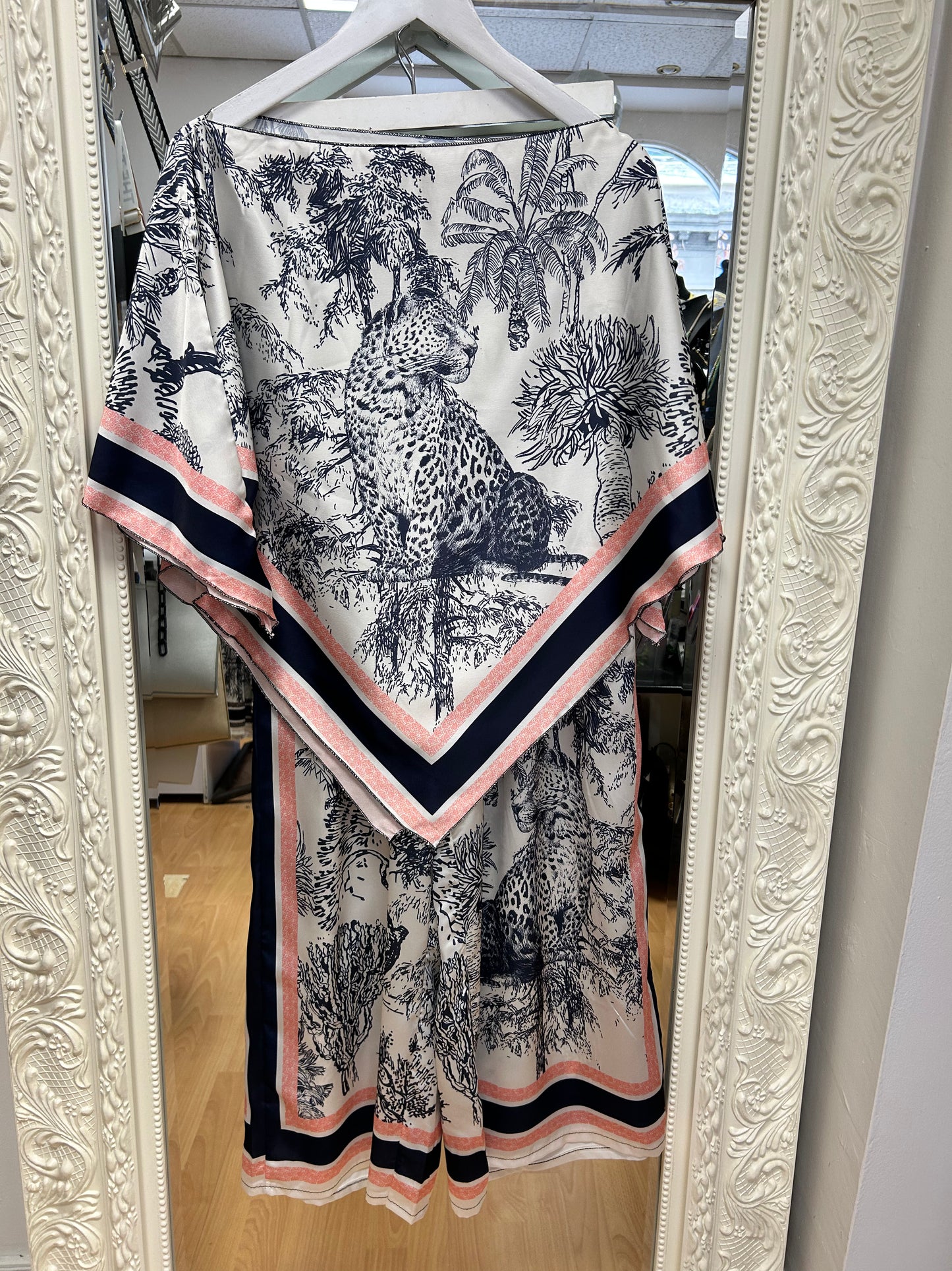 Rose - Two Piece Set with Handkerchief Top