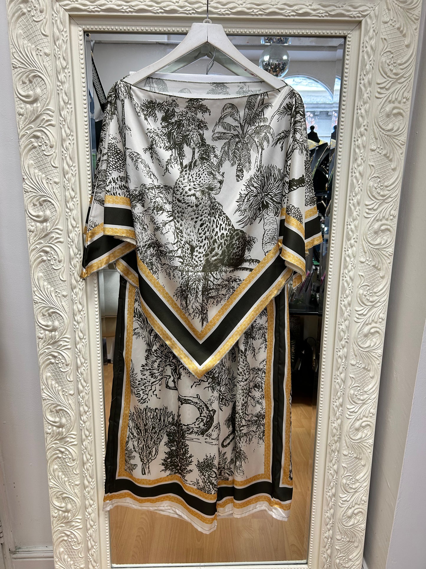 Rose - Two Piece Set with Handkerchief Top